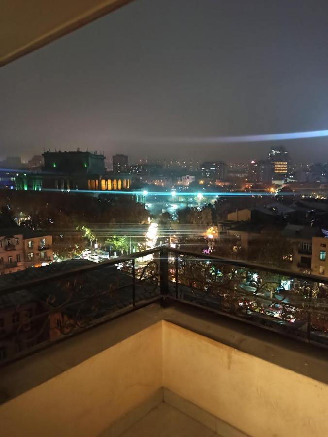 Красивая, Просторная Квартира В Самом Центре Еревана, Рядом С Оперным Театром. Yerevan Exterior foto
